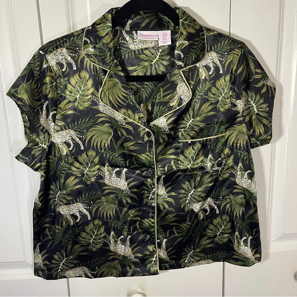 Tommy Bahama Pajama Top Size Medium Jungle Animal Print Sleepwear Button Front - Picture 1 of 7